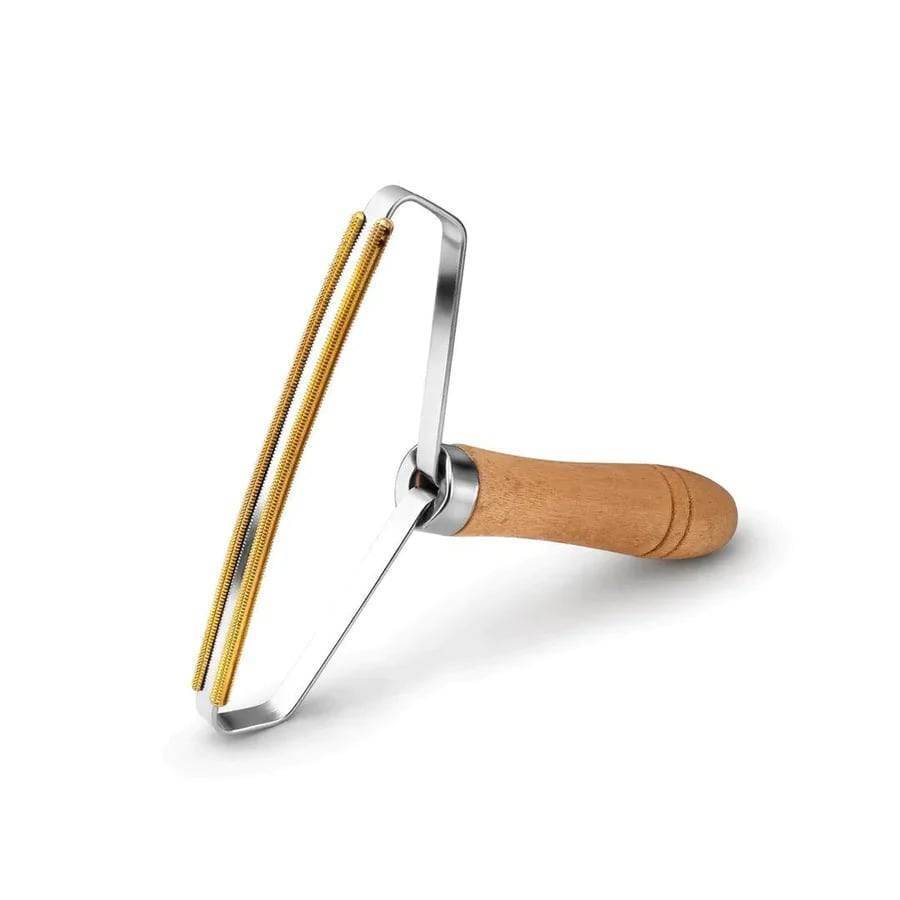 Fusselentferner mit Holzgriff